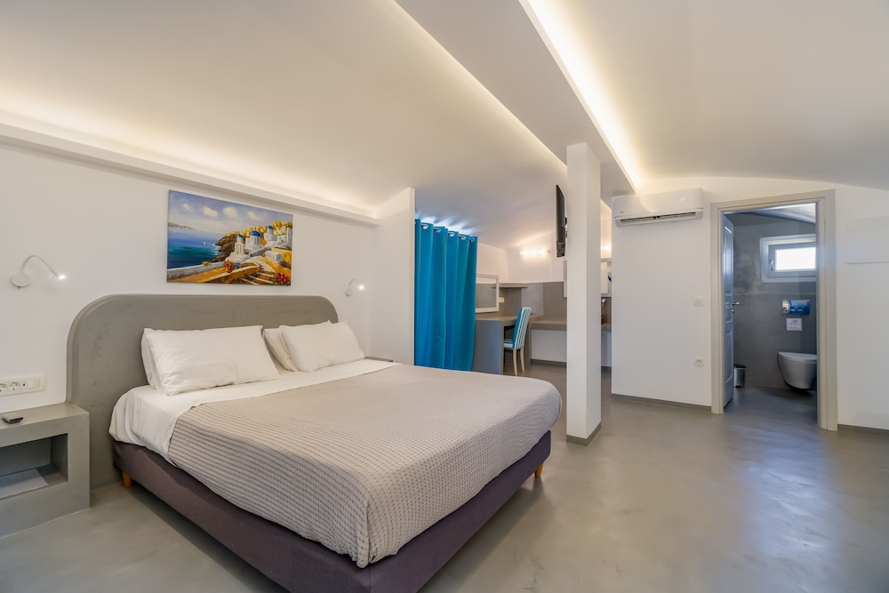 

Bologna - Karterados - Central Fira Suites