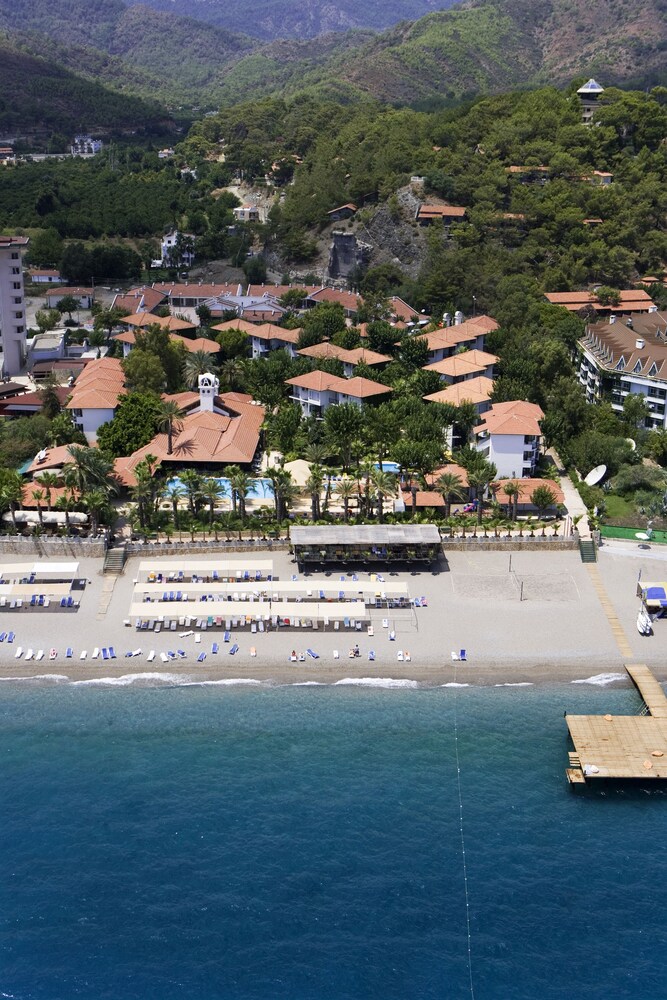 

Roma - Tekirova - Larissa Akman Çamyuva - All Inclusive