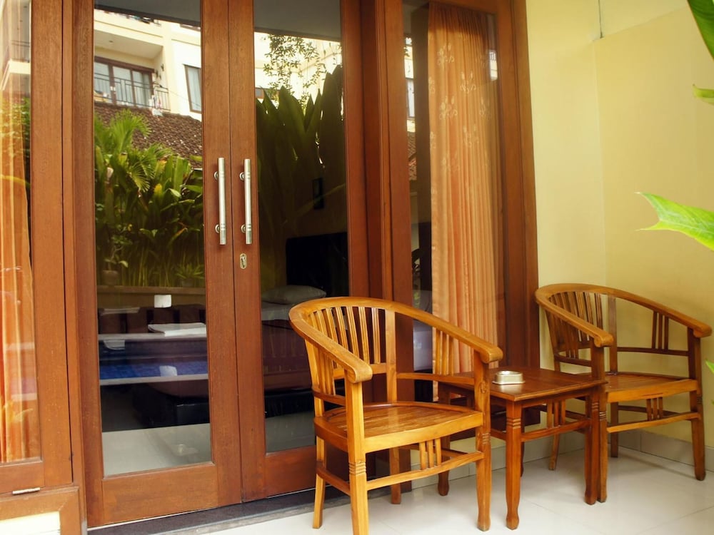 

Bologna - Seminyak - Bali - Waringin Home Stay