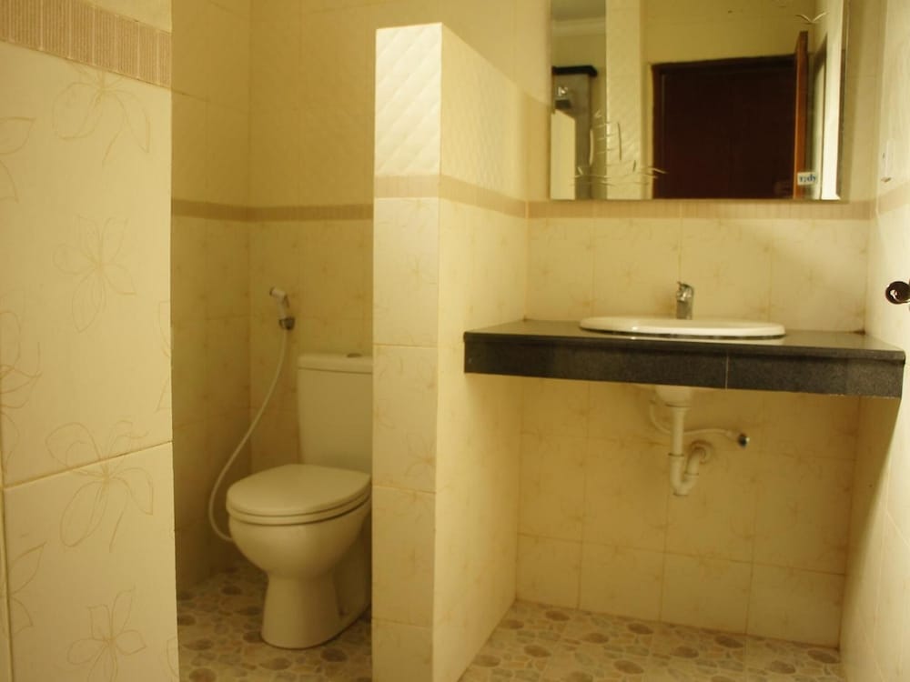 

Roma - Tuban - Waringin Home Stay