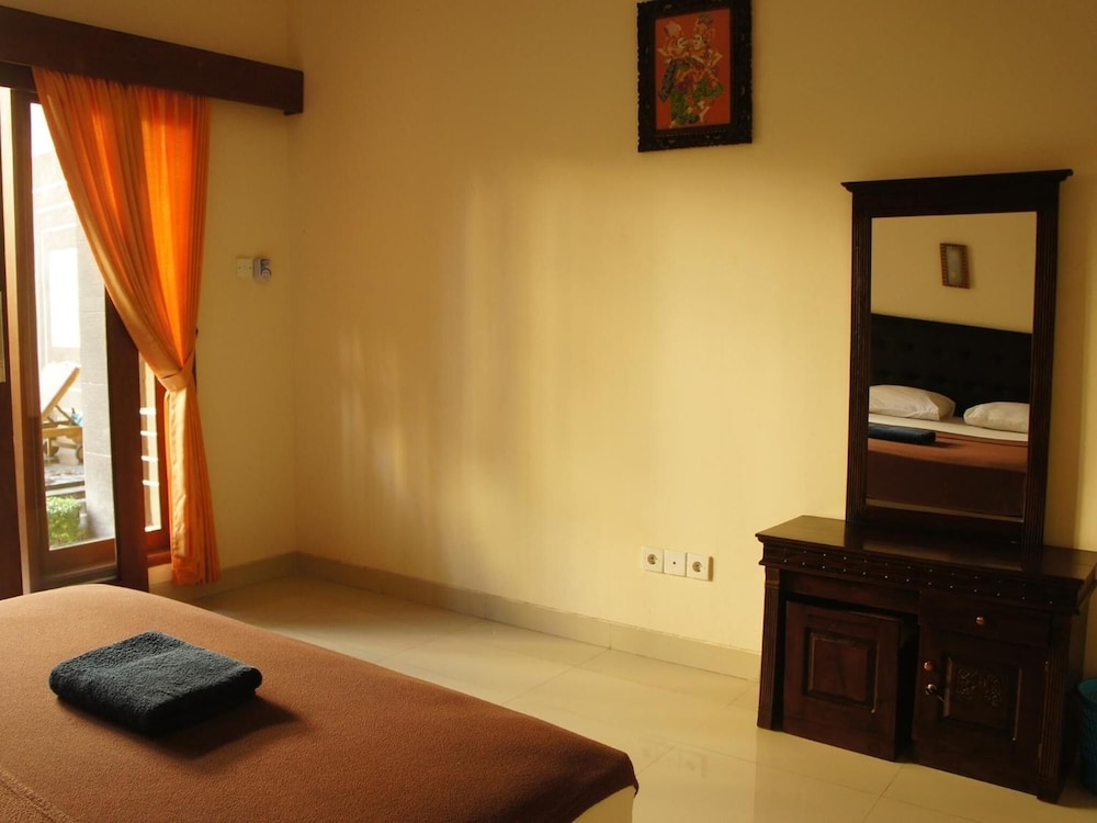 

Venezia - Legian Beach - Waringin Home Stay
