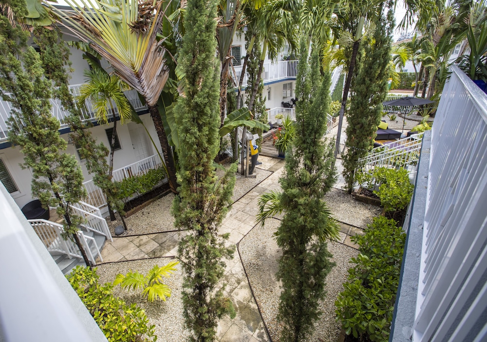 

Roma - Miami (FL) - Beachside All Suites Hotel