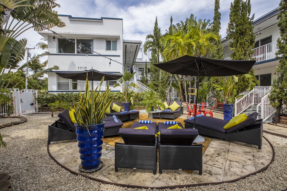 

Bologna - Miami (FL) - Beachside All Suites Hotel