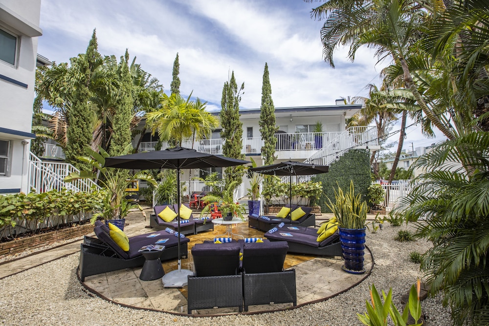 

Roma - Surfside - Beachside All Suites Hotel
