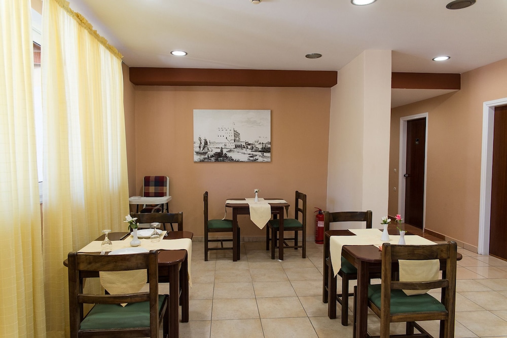 

Roma - Laganas - Perkes Hotel Complex