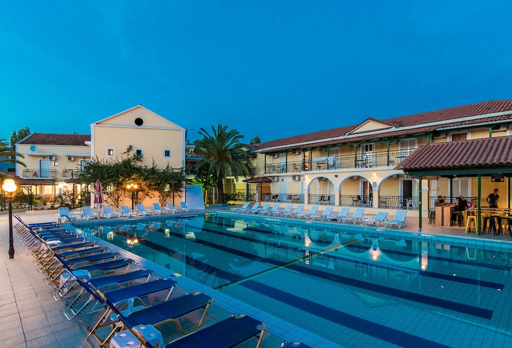 

Bologna - Lithakia - Perkes Hotel Complex