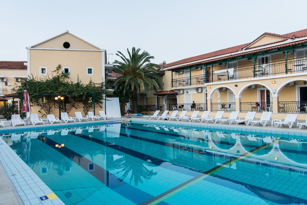 

Roma - Laganas - Perkes Hotel Complex
