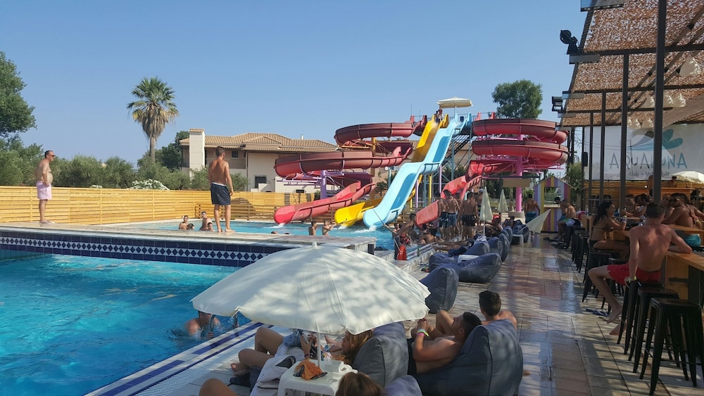 

Catania - Lithakia - Perkes Hotel Complex