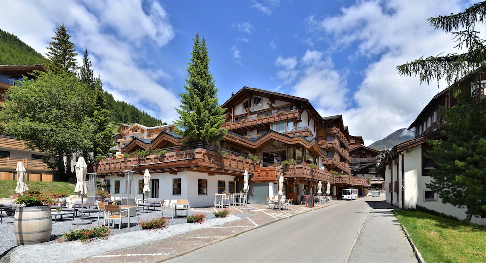 

Napoli - Saas-Fee - Walliserhof Grand-Hotel & Spa Relais & Châteaux