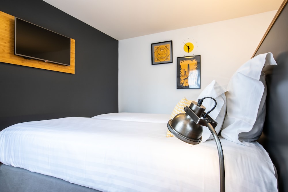 

Napoli - Colombes - Best Western Plus Suitcase Paris La Defense