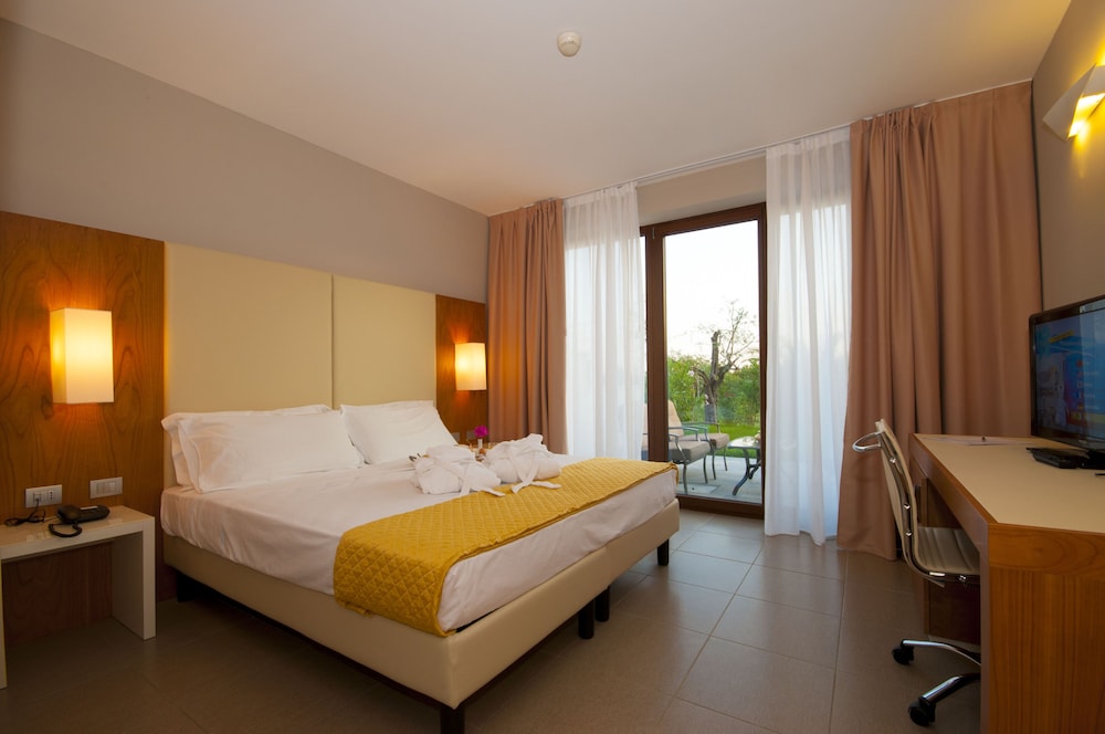 

Bari - Garda - Hotel Eurocongressi
