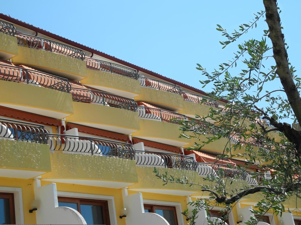 

Bari - Garda - Hotel Eurocongressi