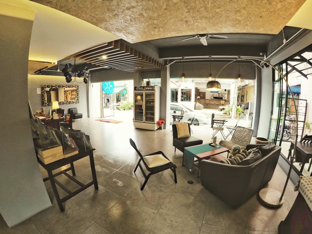 

Roma - Chalong - Sea Front Home
