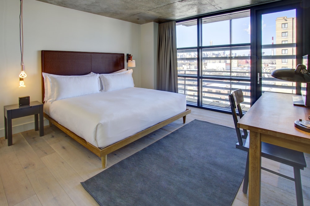 

Firenze - New York - Aeroporto La Guardia - The Boro Hotel