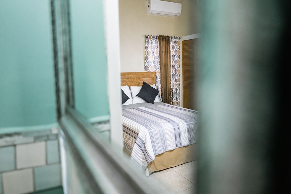 

Milano - St. John's - Connie's Comfort Suites