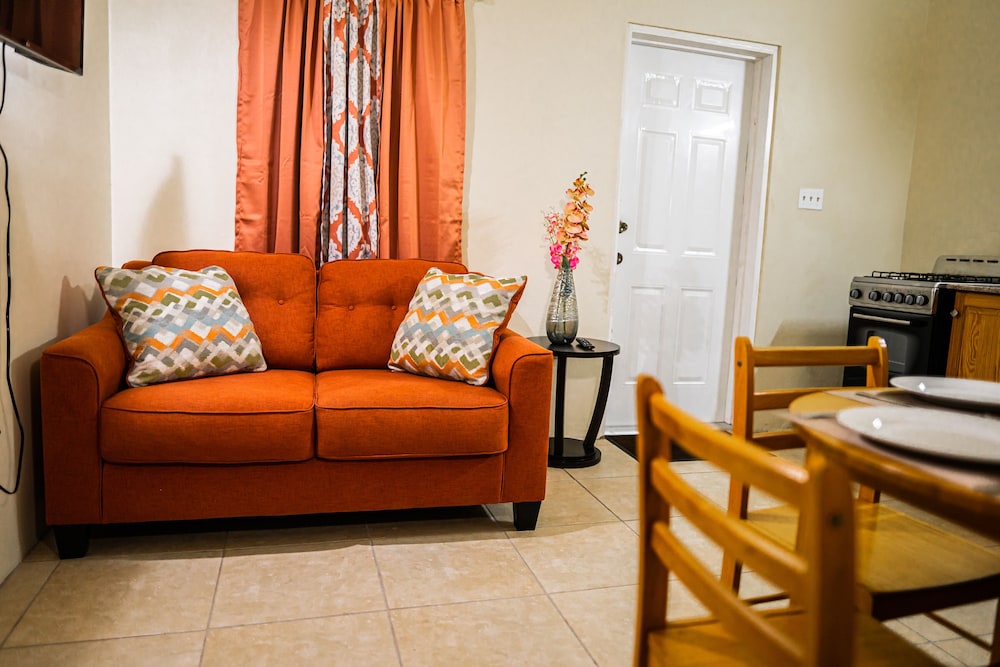 

Milano - St. John's - Connie's Comfort Suites