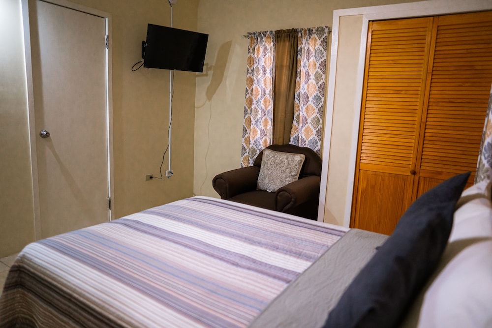 

Milano - Antigua e Barbuda, Caraibi - Connie's Comfort Suites