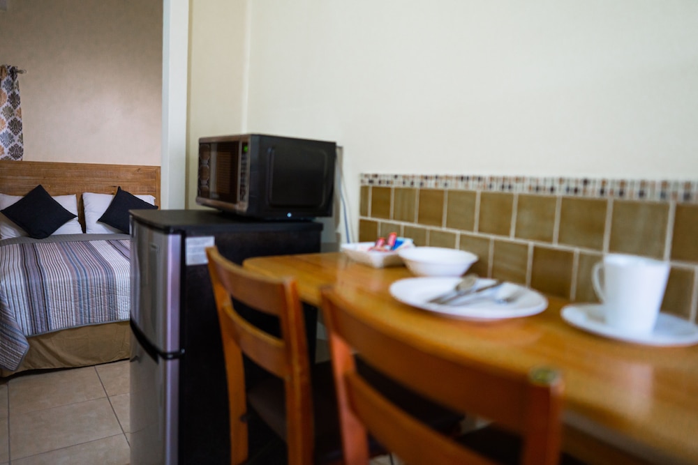 

Roma - St. John's - Connie's Comfort Suites