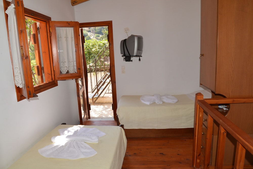 

Roma - Kalyves - Patriko Traditional Residence