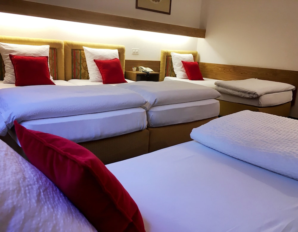 

Roma - Crans-Montana - Hôtel de la Forêt
