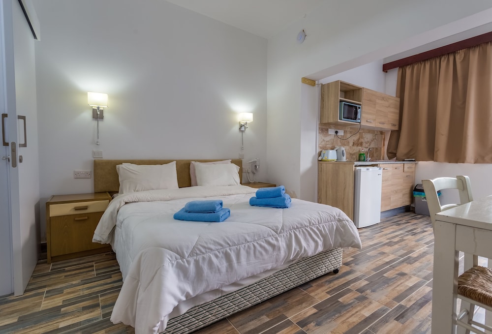 

Roma - Pyla - Antonis G. Hotel Apartments