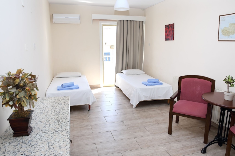 

Roma - Pyla - Antonis G. Hotel Apartments