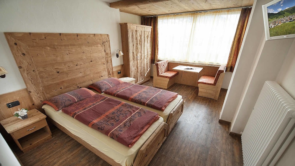 

Roma - Livigno - Hotel Champagne