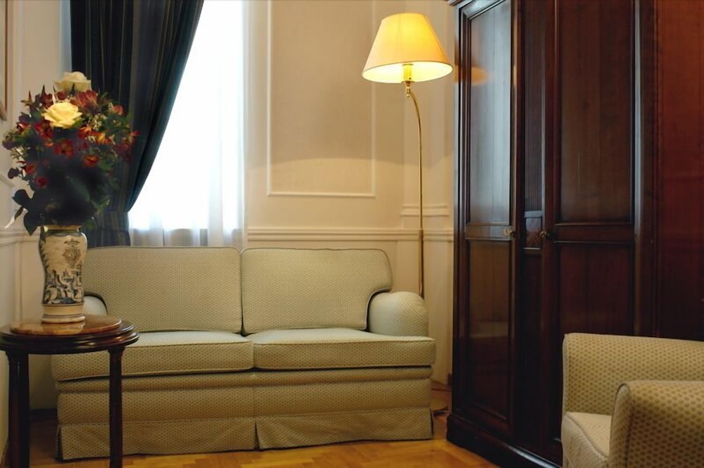 

Catania - Grottaferrata - Hotel Flora