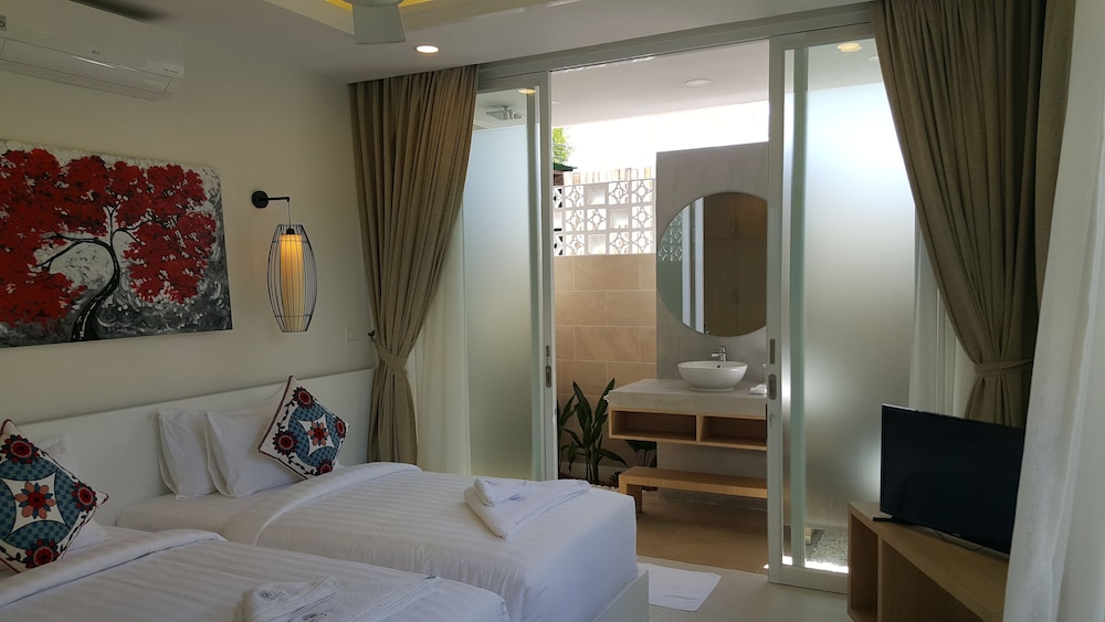 

Roma - Sihanoukville - Sahaa Beach Resort