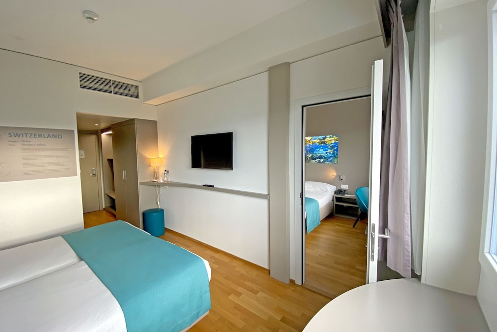 

Napoli - Losanna - Aquatis Hotel