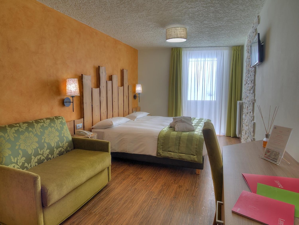 

Napoli - Dimaro - Luna Wellness Hotel