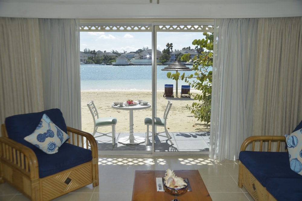 

Milano - Gambier Village - Sandyport Beach Resort