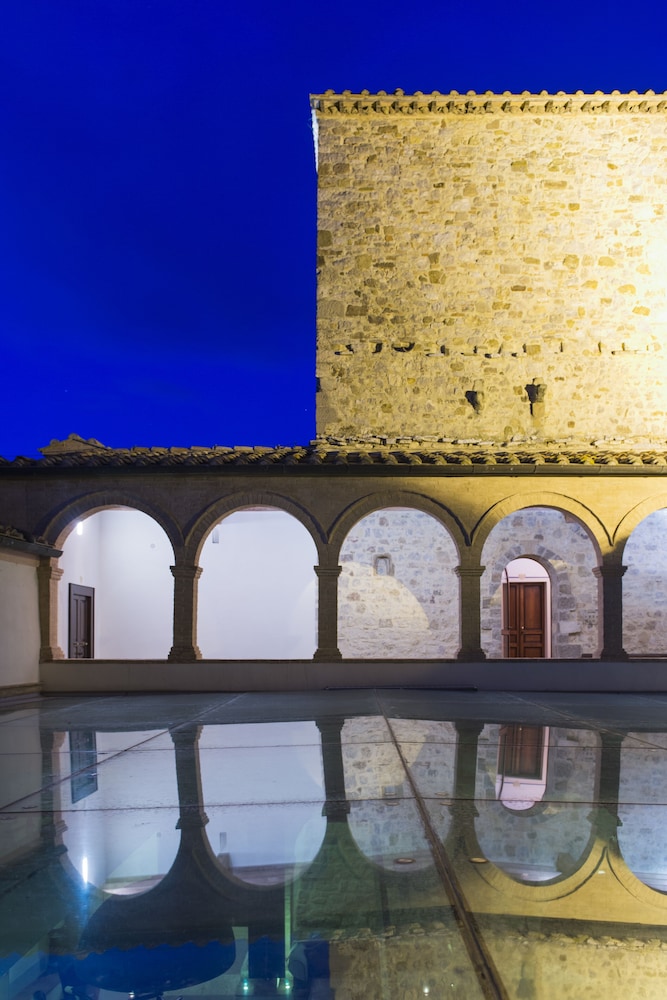 

Roma - Monte Amiata - Castello di Velona Resort Thermal SPA & Winery