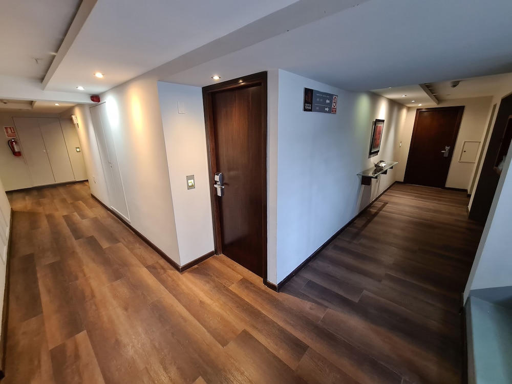 

Milano - Montevideo - Crystal Tower Hotel