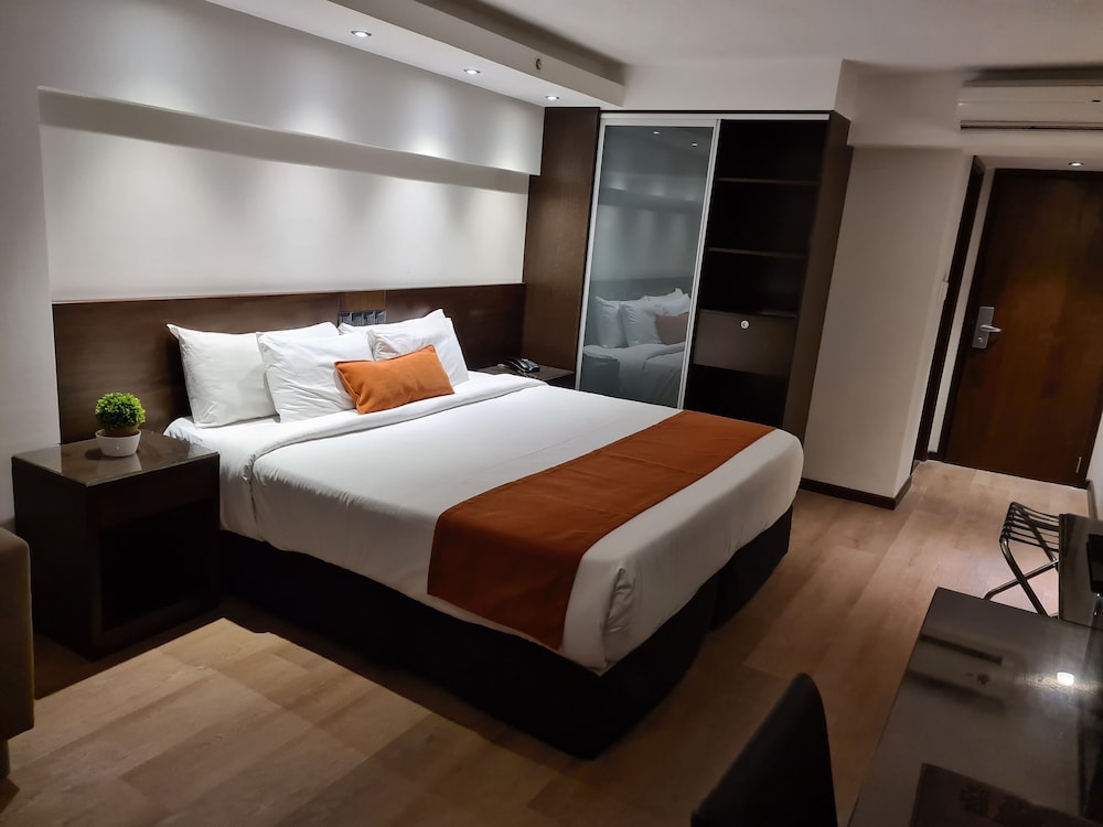 

Milano - Montevideo - Crystal Tower Hotel