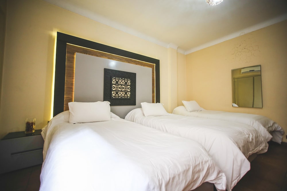 

Milano - Meknès - Hotel Bab Mansour