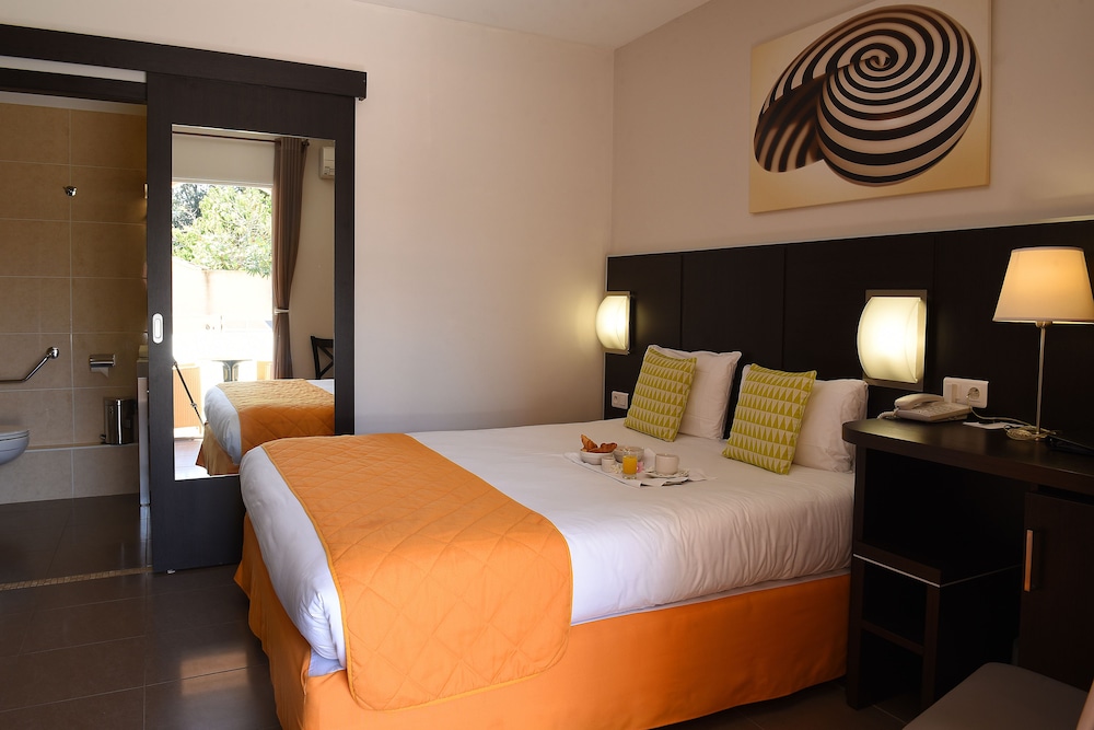 

Napoli - Macinaggio - Hotel URICORDU and SPA