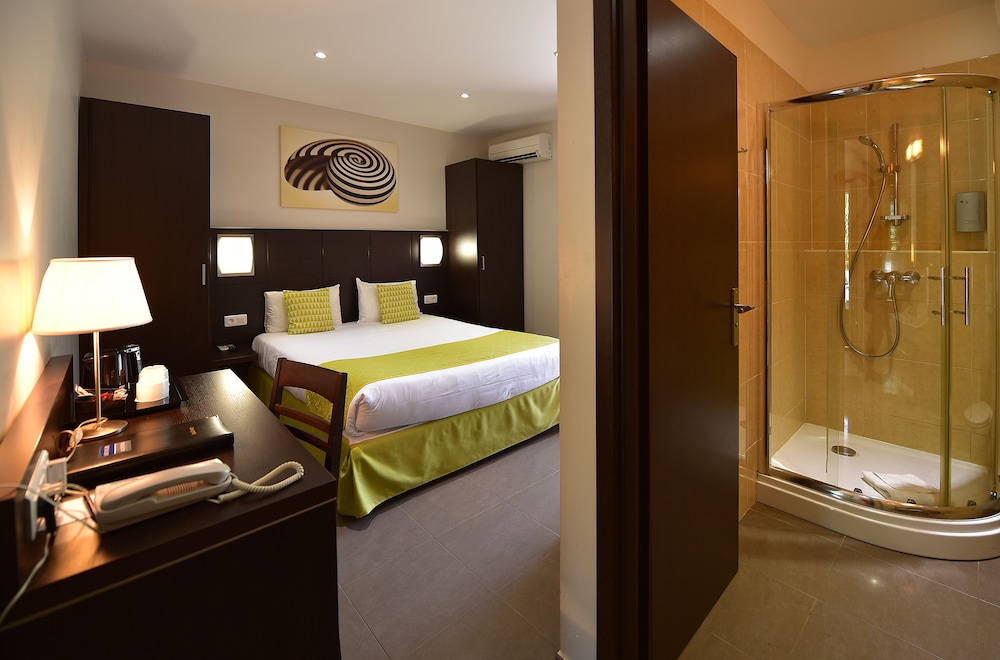 

Milano - Macinaggio - Hotel URICORDU and SPA
