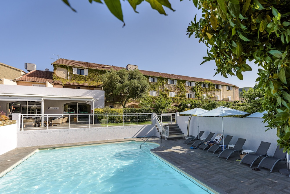 

Napoli - Macinaggio - Hotel URICORDU and SPA