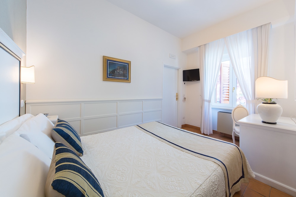 

Milano - Ravello - Villa Romana Hotel & Spa