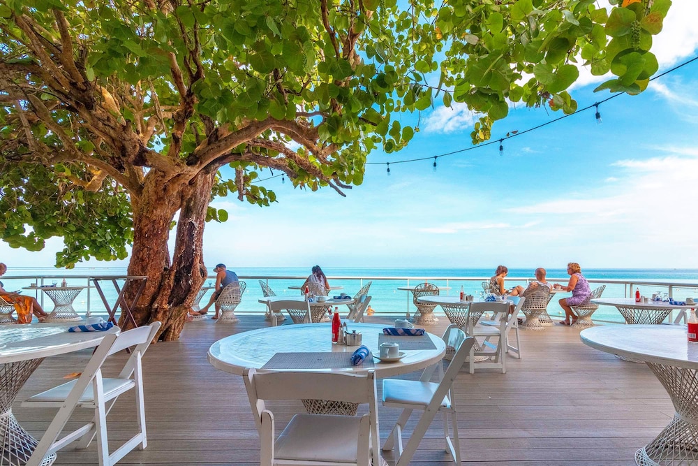 

Roma - Negril - Travellers Beach Resort