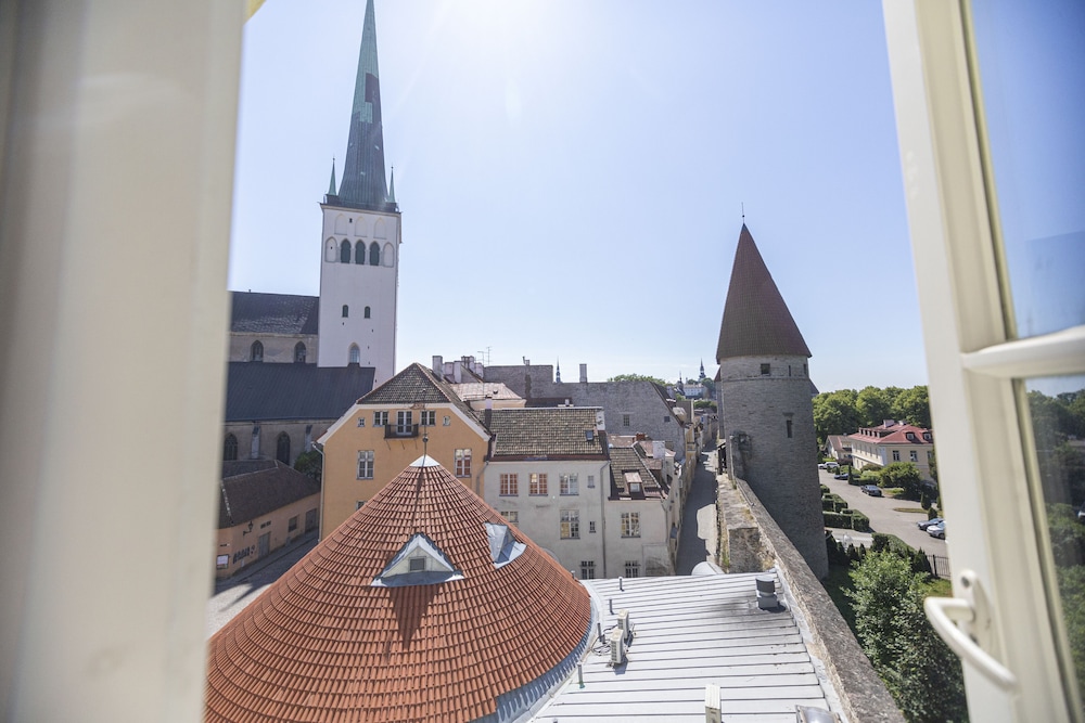 

Bari - Tallinn - Rija Old Town Hotel