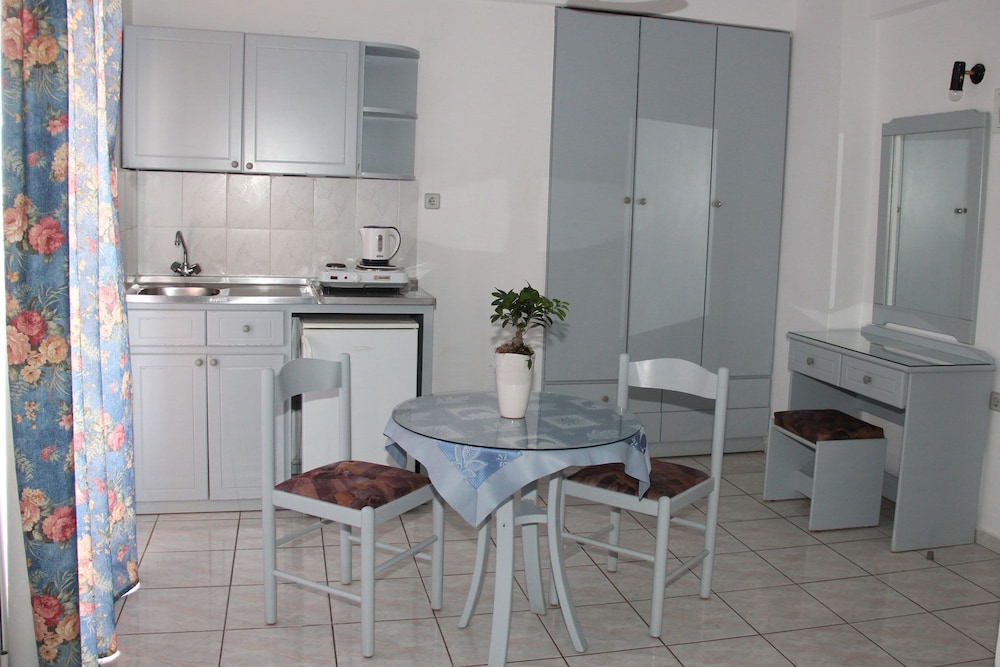 

Roma - Milatos - Marianna Studios
