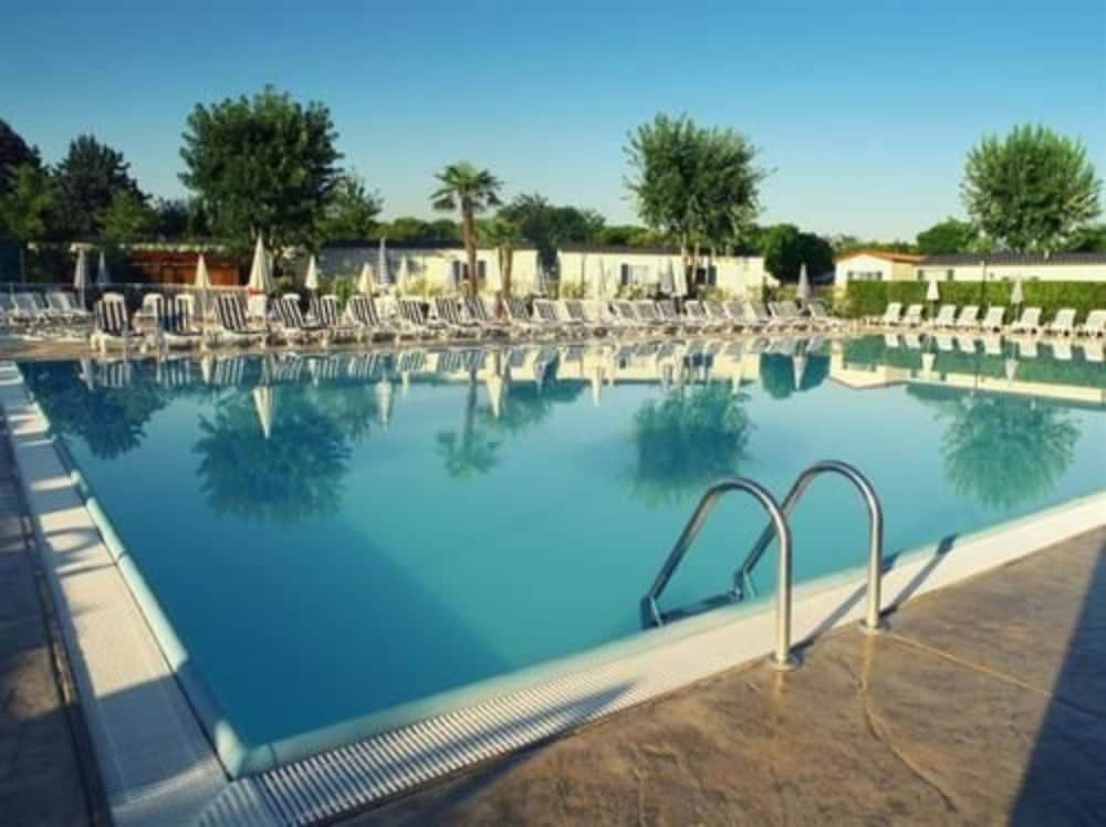 

Lamezia Terme - Lago di Garda, Laghi Italia - Butterfly Camping Village