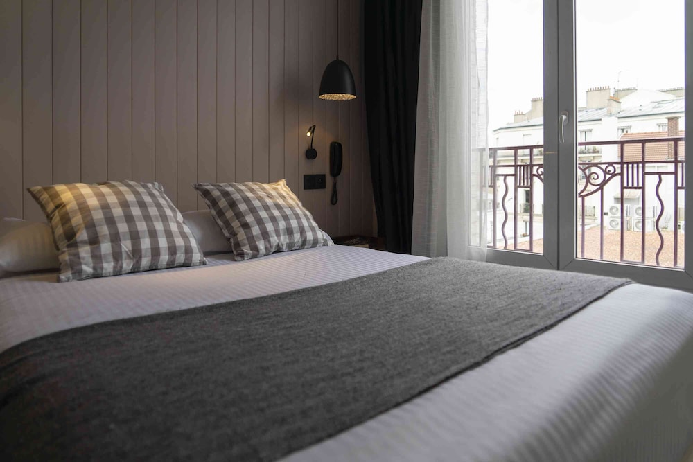 

Cagliari - Parigi - Hotel SUB