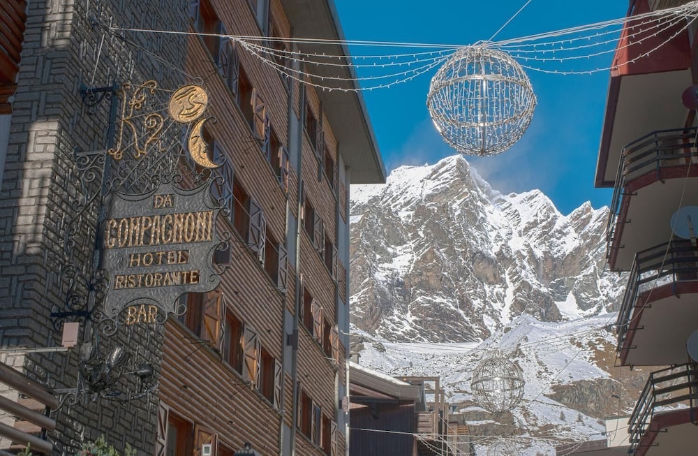 

Cagliari - Cervinia - Hotel Da Compagnoni