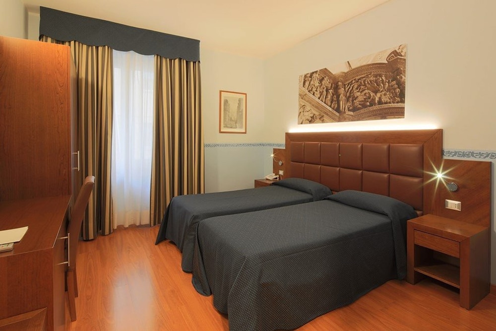 

Palermo - Pisa - Hotel Terminus & Plaza