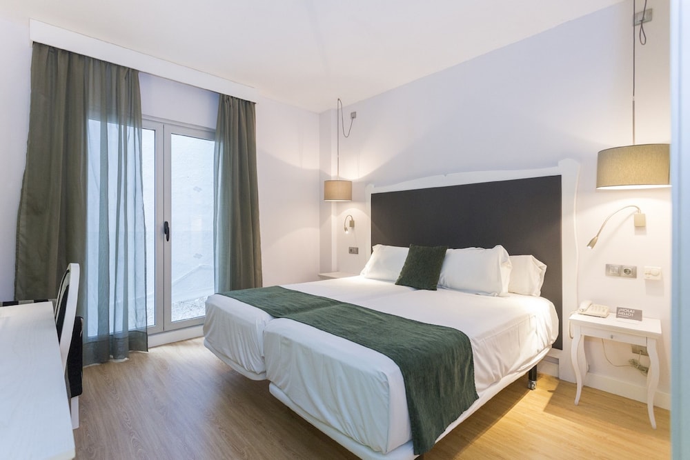 

Torino - Cala Galdana - ARTIEM Audax - Adults Only Hotel