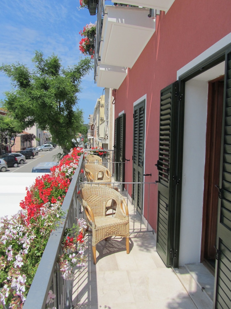 

Brindisi - Stintino - Hotel Ristorante Silvestrino