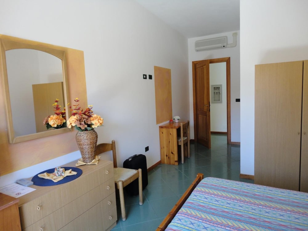 

Milano - Cuile Ezi Mannu - Hotel Silvestrino